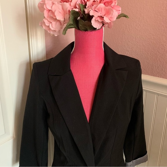Black 1-Button Blazer with 3/4 Sleeve IZ Byer size medium - Picture 2 of 7